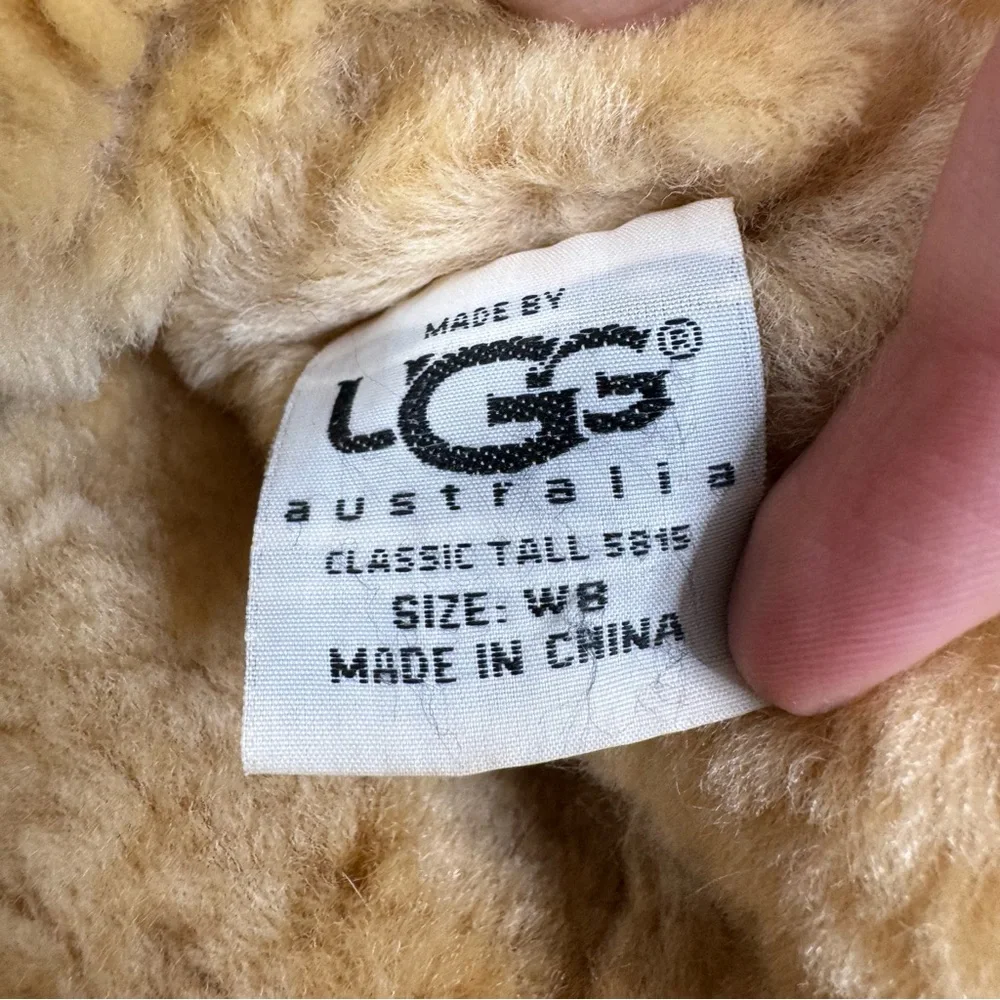 Ugg‎ Classic Tall 5815 Brown Boots Size 8
